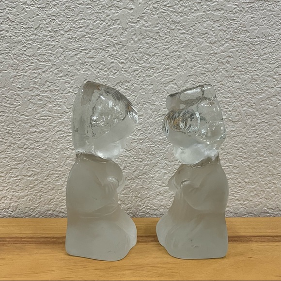 Vintage VIKING Clear Satin Glass Praying Boy and Girl Figurine - Picture 2 of 13